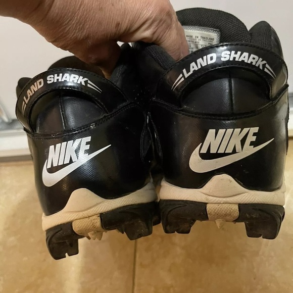 Mens  Football Shoes sneakers Black White Lace Up Size 13 - Picture 3 of 7